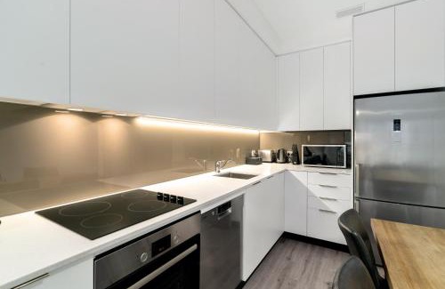 Arthur's Point Apartment | Riverview Penthouse - Apartment 19