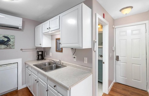 Saugatuck Apartment | Riverview