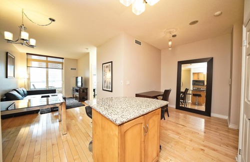 Toronto Entertainment District Apartment | RivetStays - The Icon