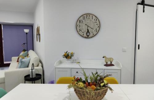 Praia da Vitoria Apartment | Riviera Beach AL