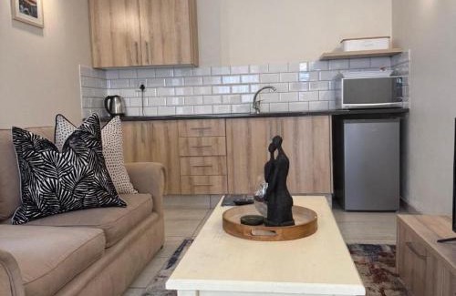 Greater Johannesburg Metropolitan Area Cabin | Rivonia Garden Suites