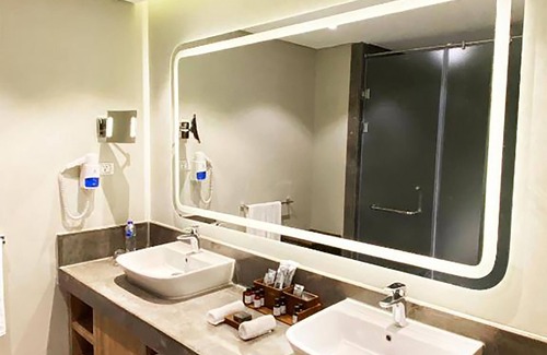 Village Road Hotel | Rixos Premium Magawish Suites and Villas
