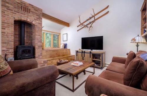 Moose Wilson Road Apartment | RMR: Strawberry 3921 Condo in The AspensWilsonWY
