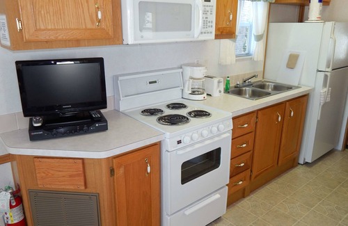 Fort Pierce Cabin | Road Runner Travel Resort - Caravan Park