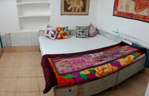 Amar Sagar Pol Hotel | Road side guest house
