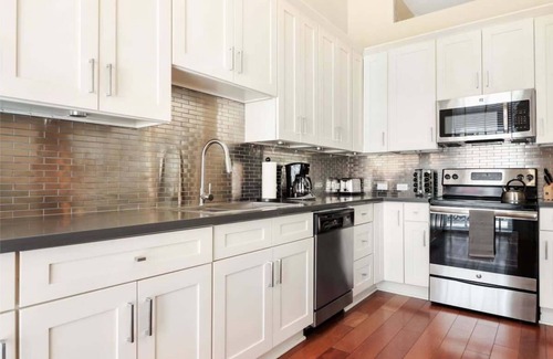 Central Business District Apartment | Roami at Factors Row | Courtyard | 4BR Combo #61