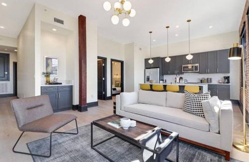 Arts/Warehouse District House | Roami at The Lola Near Bourbon St 3BR #59