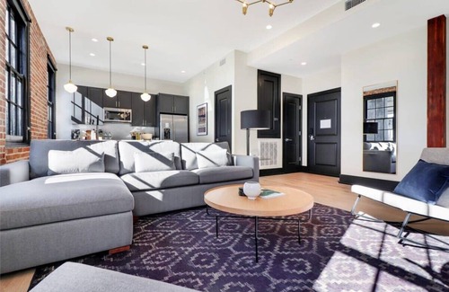 Arts/Warehouse District Hotel | Roami at The Lola Group Friendly 4BR #63