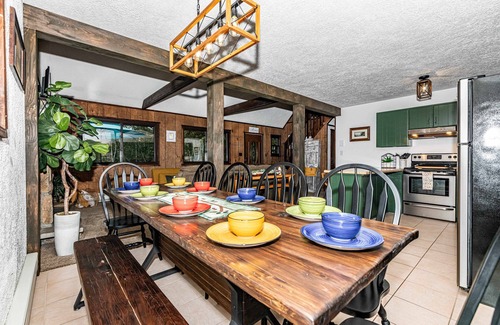 Briar Crest Woods Ski Chalet | Robin's Nest ~ Hot tub ~ Firepit ~Kids Indoor Treehouse ~Gameroom ~Close to Ski