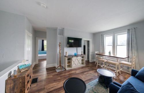 Hamilton Apartment | Robin's Nest - Miami U, Weddings or Spooky Nook!