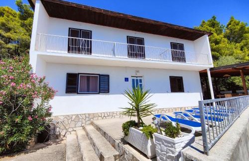 Gdinj House | Robinson Olympos