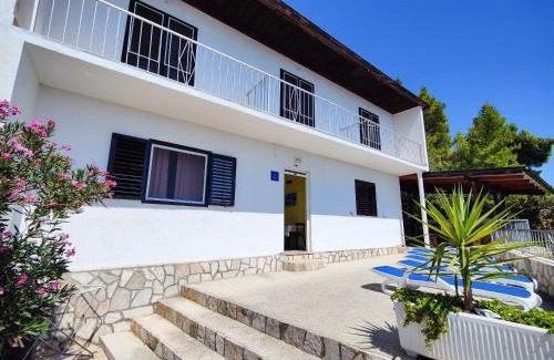 Gdinj House | Robinson Olympos