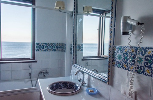Lipari Historic Centre Hotel | Rocce Azzurre