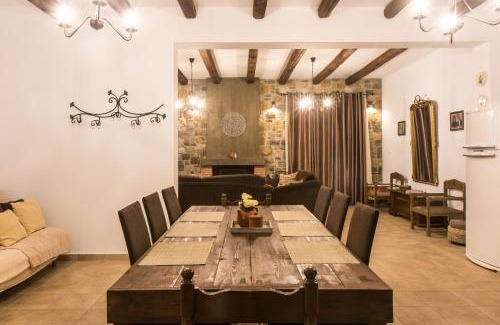 Agios Isidoros House | Roccia di Isidoro