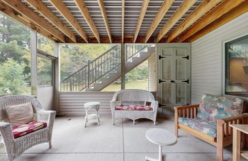 Friendship House | Roch-A-Cri Resort