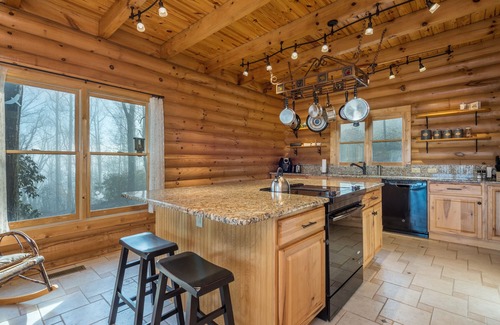 Fairview Cabin | Rock Garden Roost | Stunning Mountain Views, Hot Tub, Game Room & Fire Pit!