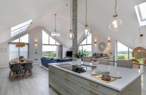 Little Petherick House | Rock View