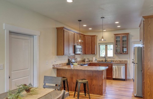 Rockerville Condo | Rockerville Gold Town Lodging #15-This two-bedroom condo is your perfect home base for adventure and relaxation. Just minutes from Mount Rushmore, Crazy Horse Memorial, Custer State Park, Sturgis, and the Badlands.