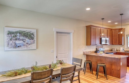 Rockerville Condo | Rockerville Gold Town Lodging #15-This two-bedroom condo is your perfect home base for adventure and relaxation. Just minutes from Mount Rushmore, Crazy Horse Memorial, Custer State Park, Sturgis, and the Badlands.