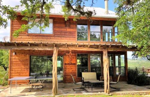 Pipe Creek House | Rockin' B Ranch Bluff House