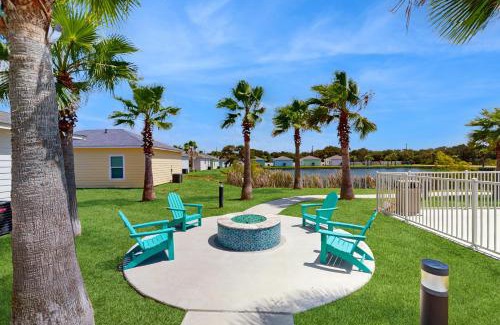 Fulton House | Rockport Oasis Retreat