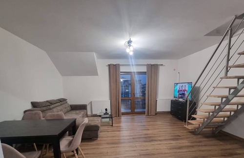 Rasnov Apartment | Rocktop Refuge In Rasnov