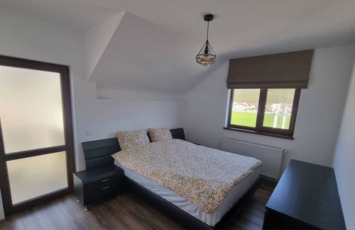 Rasnov Apartment | Rocktop Refuge In Rasnov