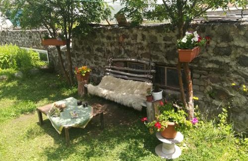 Stepantsminda House | Rocky Island