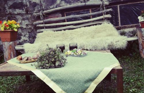 Stepantsminda House | Rocky Island