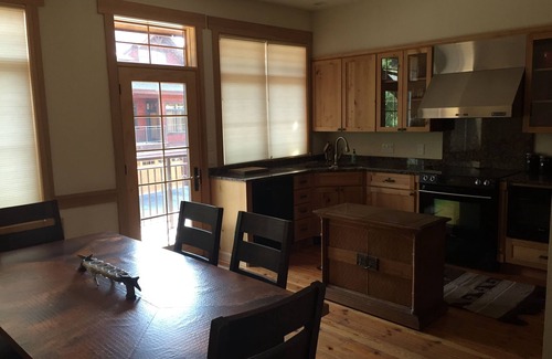 Big Sky Meadow Village Condo | Rocky Mountain Getaway