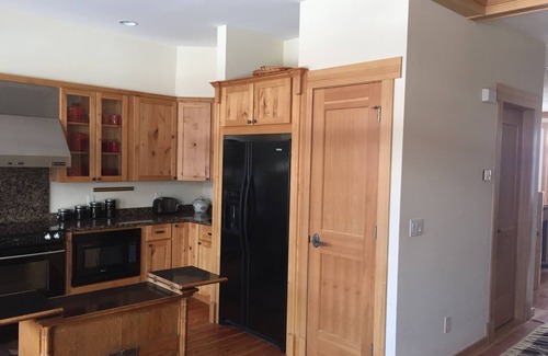 Big Sky Meadow Village Condo | Rocky Mountain Getaway