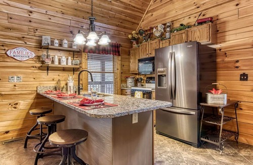 Sevierville Cabin | Rocky Top Heaven - Arcade Game, $1089 tickets each paid day, Dollywood and More!