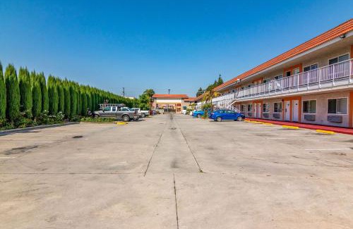 Artesia Hotel | Rodeway Inn Artesia Cerritos