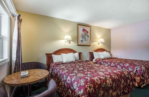 Bellows Falls Hotel | Rodeway Inn Bellows Falls
