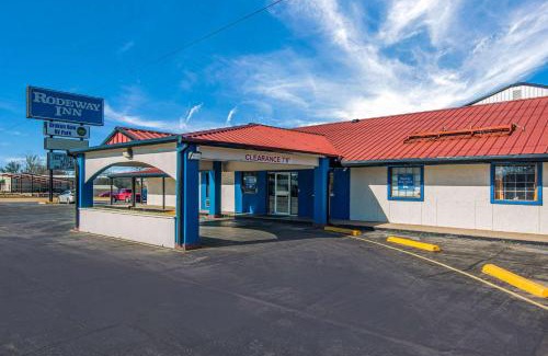 Broken Bow Hotel | Rodeway Inn Broken Bow-Hochatown