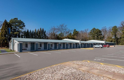 Toddville Road Hotel | Rodeway Inn Charlotte Airport Area