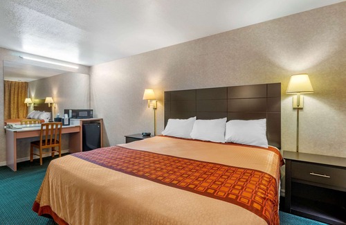 Clearwater Hotel | Rodeway Inn Clearwater - Largo