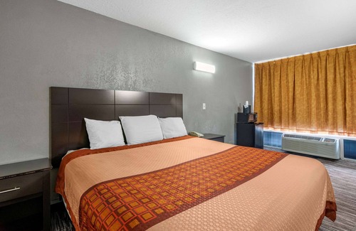 Clearwater Hotel | Rodeway Inn Clearwater - Largo