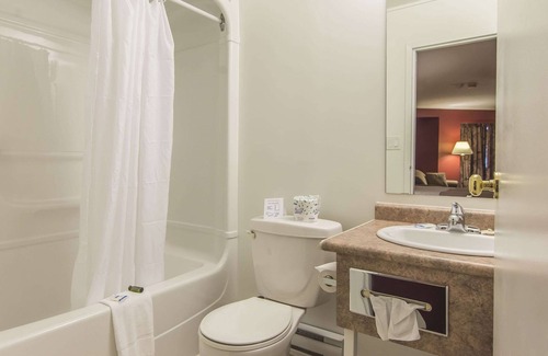 Huntsville Hotel | Rodeway Inn King William