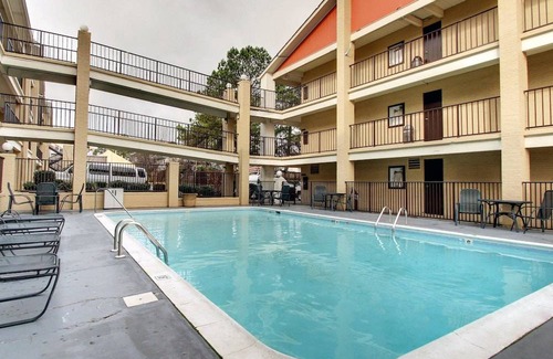 Tougaloo Hotel | Rodeway Inn North