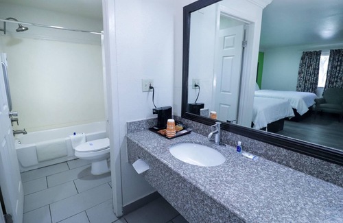 West San Antonio Hotel | Rodeway Inn San Antonio Lackland AFB - SeaWorld