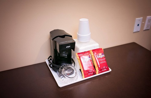 Bellflower Hotel | Rodeway Inn & Suites