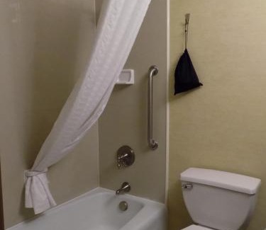 Portage Hotel | Rodeway Inn