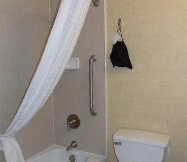 Portage Hotel | Rodeway Inn