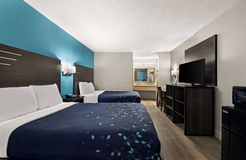 Dumbarton Hotel | Rodeway Inn