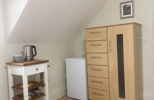Limavady Apartment | Roe Valley GetawaysnModern Studio with en-suite