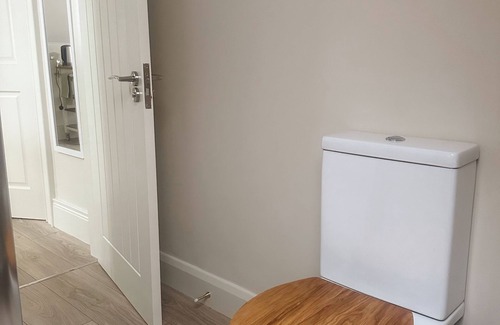 Limavady Apartment | Roe Valley GetawaysnModern Studio with en-suite