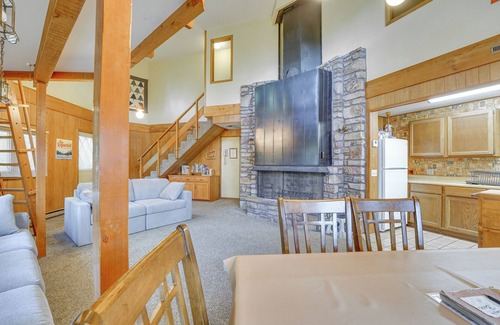 Garfield Cabin | Rogers Cabin w/Direct Access to Beaver Lake!
