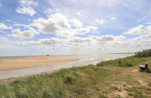 Grimsby House | Rollin' Dunes