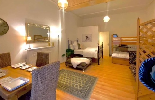 Laurieston Apartment | Roman Studio